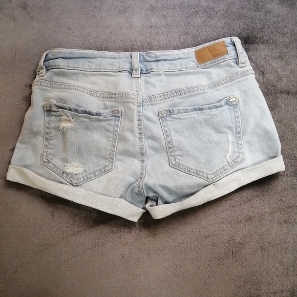 Denim shorts - Picture 2 of 2